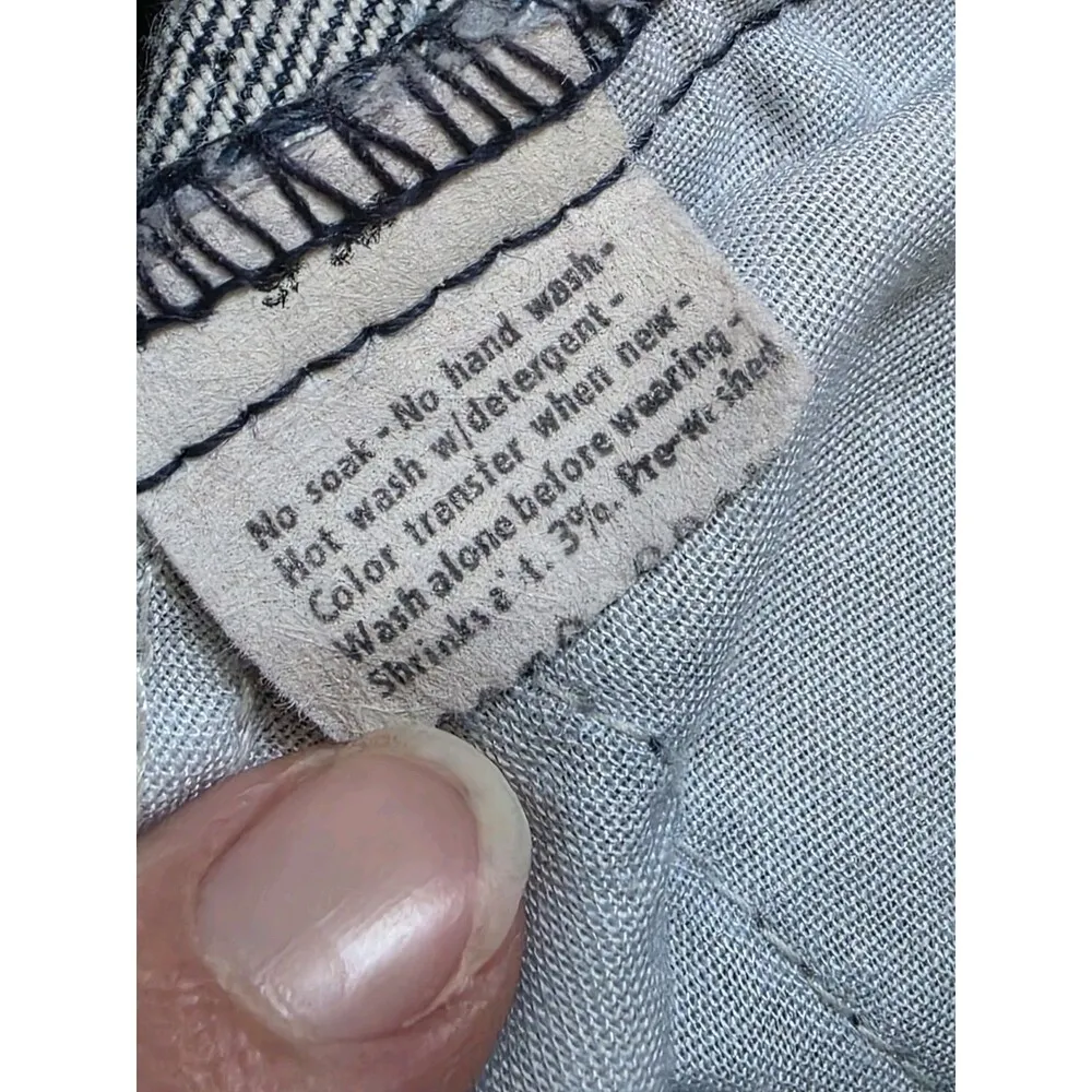 Vintage 1970s(?) Levi's Shorts Orange Tab Denim Women Size 22" Waist Little e - Image 8