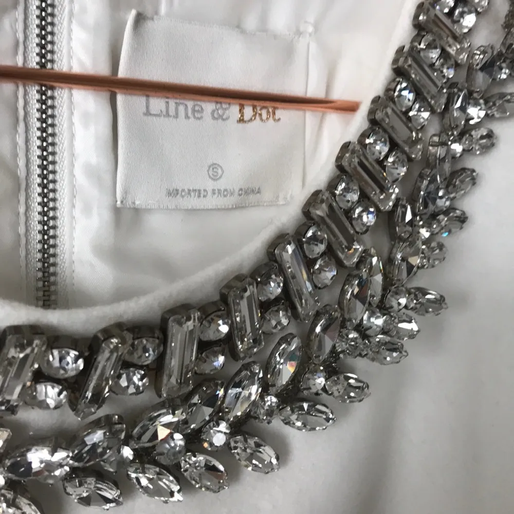 Line and Dot  white felt dress - Image 3