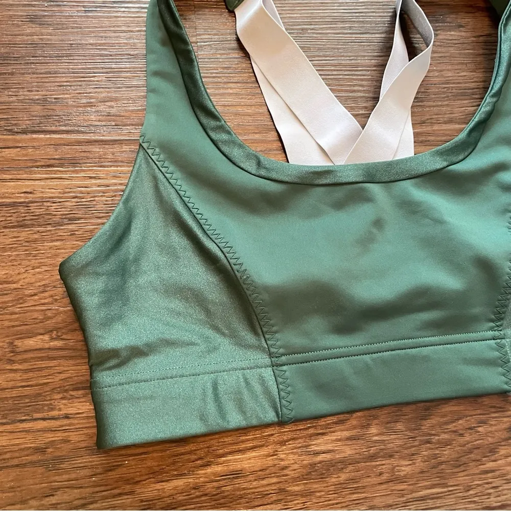 Fabletics Paige Low Impact Sports Bra Green Silver Strappy Back Sz Large - Image 6