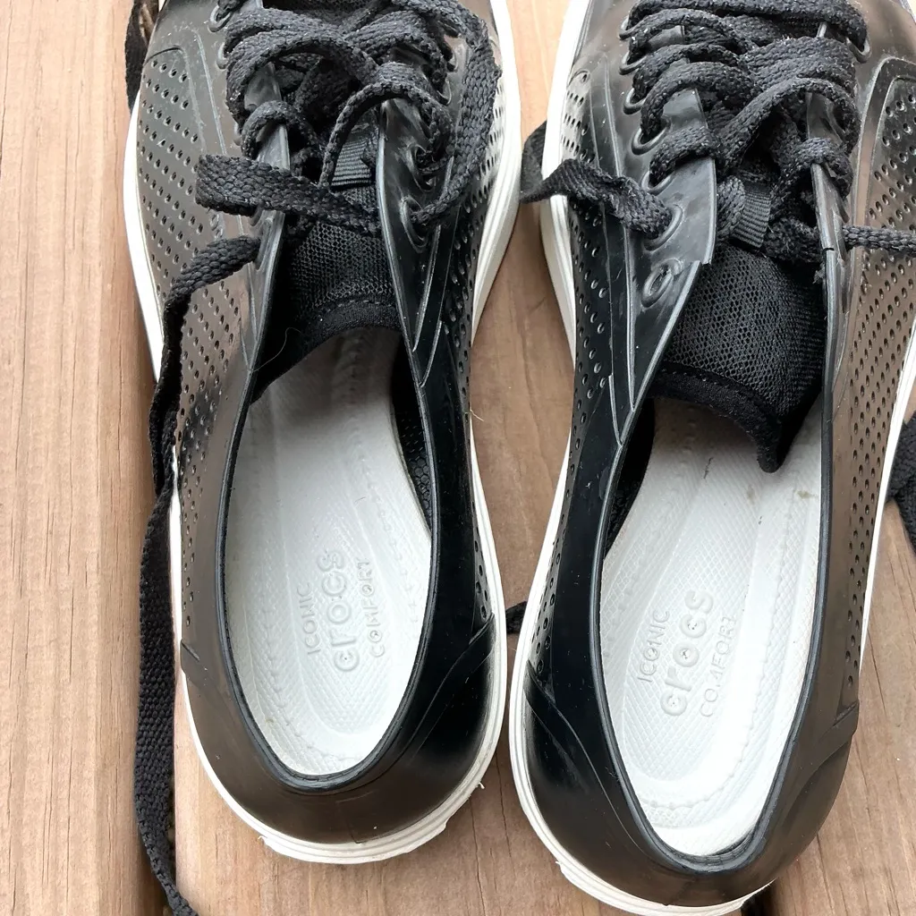 CROCS sneakers SO CUTE 🖤🖤 - Image 12