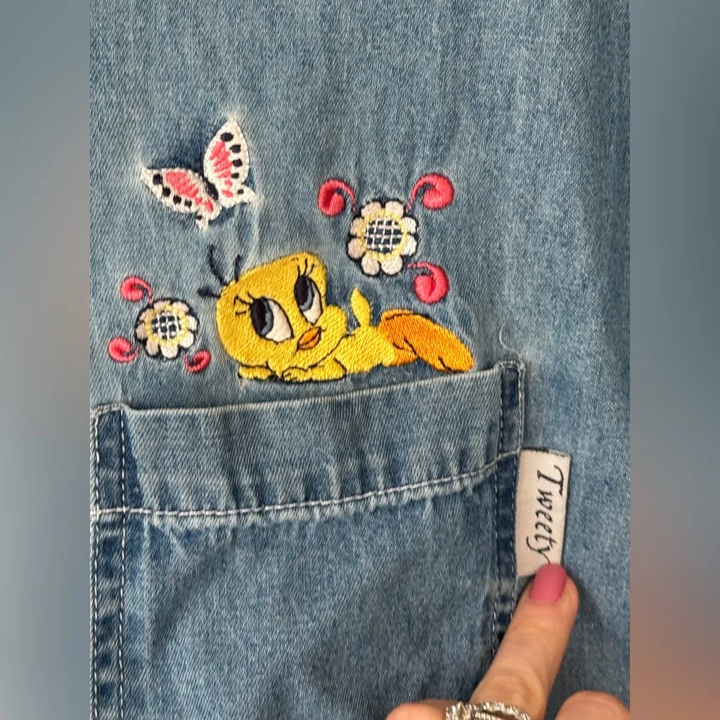 Vintage 90s Tweety Looney Tunes bird Embroidered Denim Shirt plus button down - Image 2