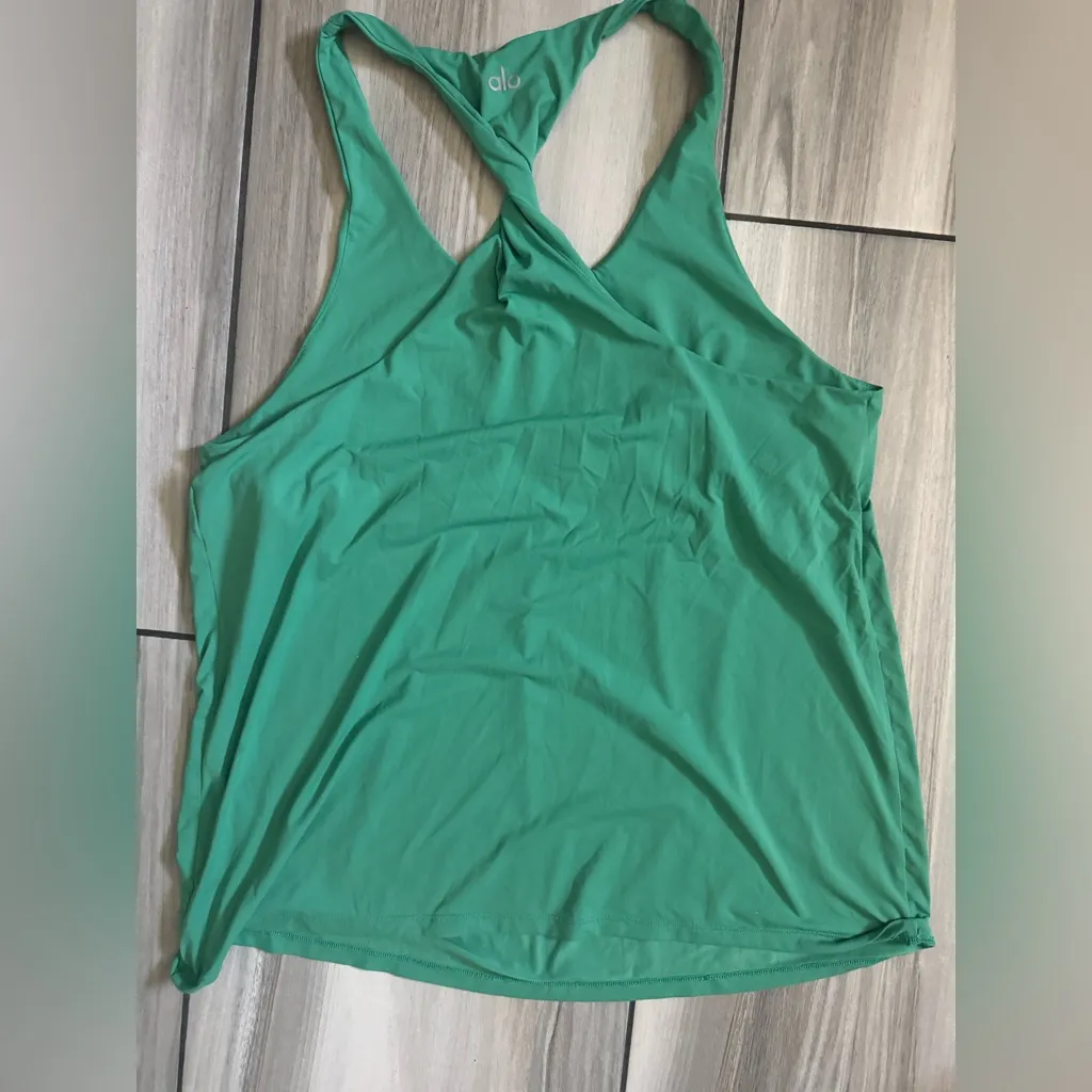 ALO Yoga Lettuce Activewear Set - Image 3