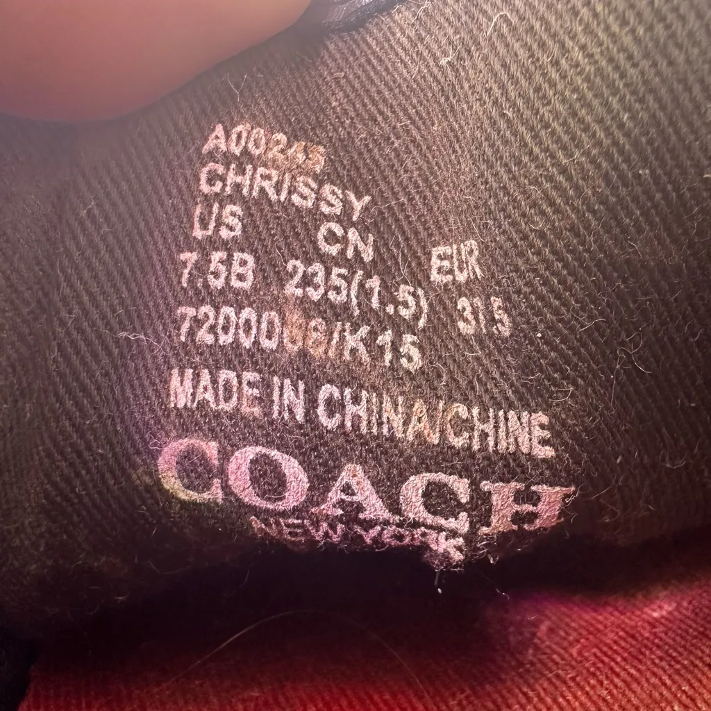 Coach Red and Black Fabric Detail - Image 9