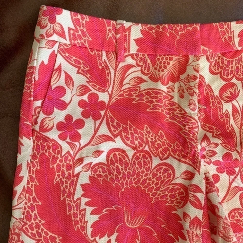 Kenar Pink & White Floral Pattern Shorts - Image 4