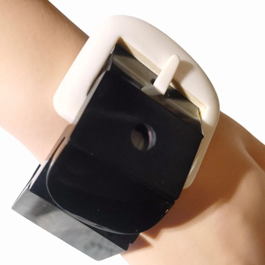 Buckle Bracelet Twos Company Vintage Black White Stretch Acrylic Wood Chucky Mod - Image 2