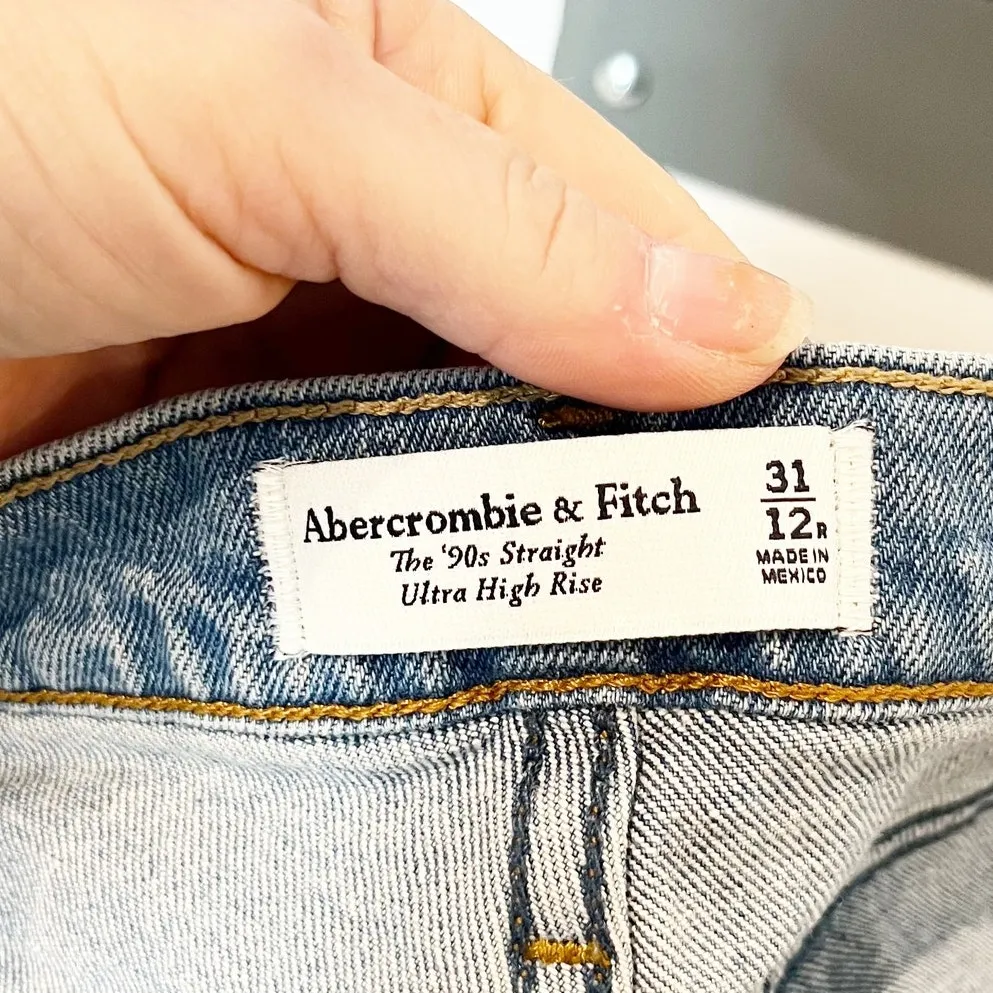Abercrombie & Fitch Ultra High Rise 90s Straight Denim Jeans Medium Wash 31 / 12 - Image 2