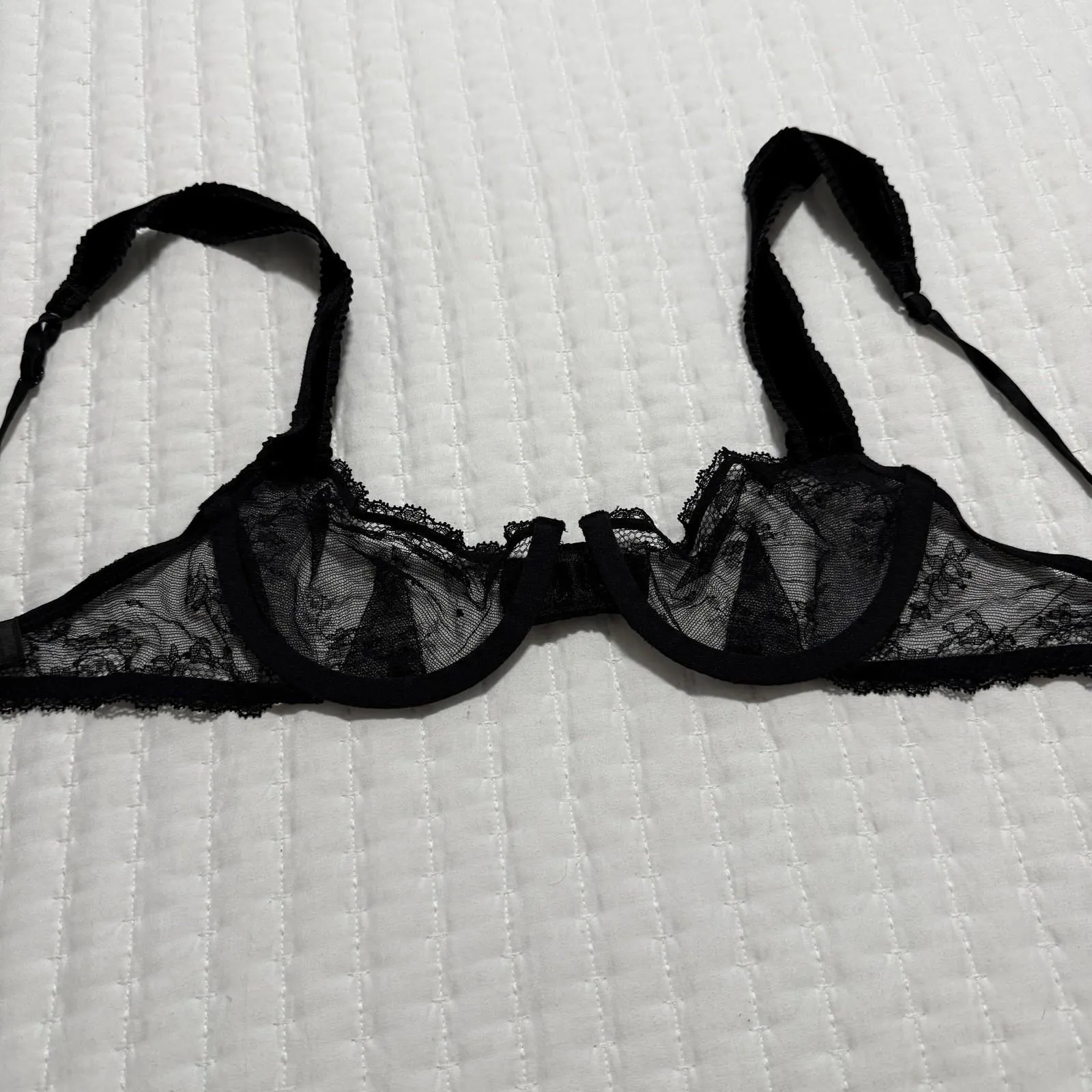 Victoria’s Secret Black Sheer Lace Crystal Bow Bra Underwire 32C Size undefined - Image 11