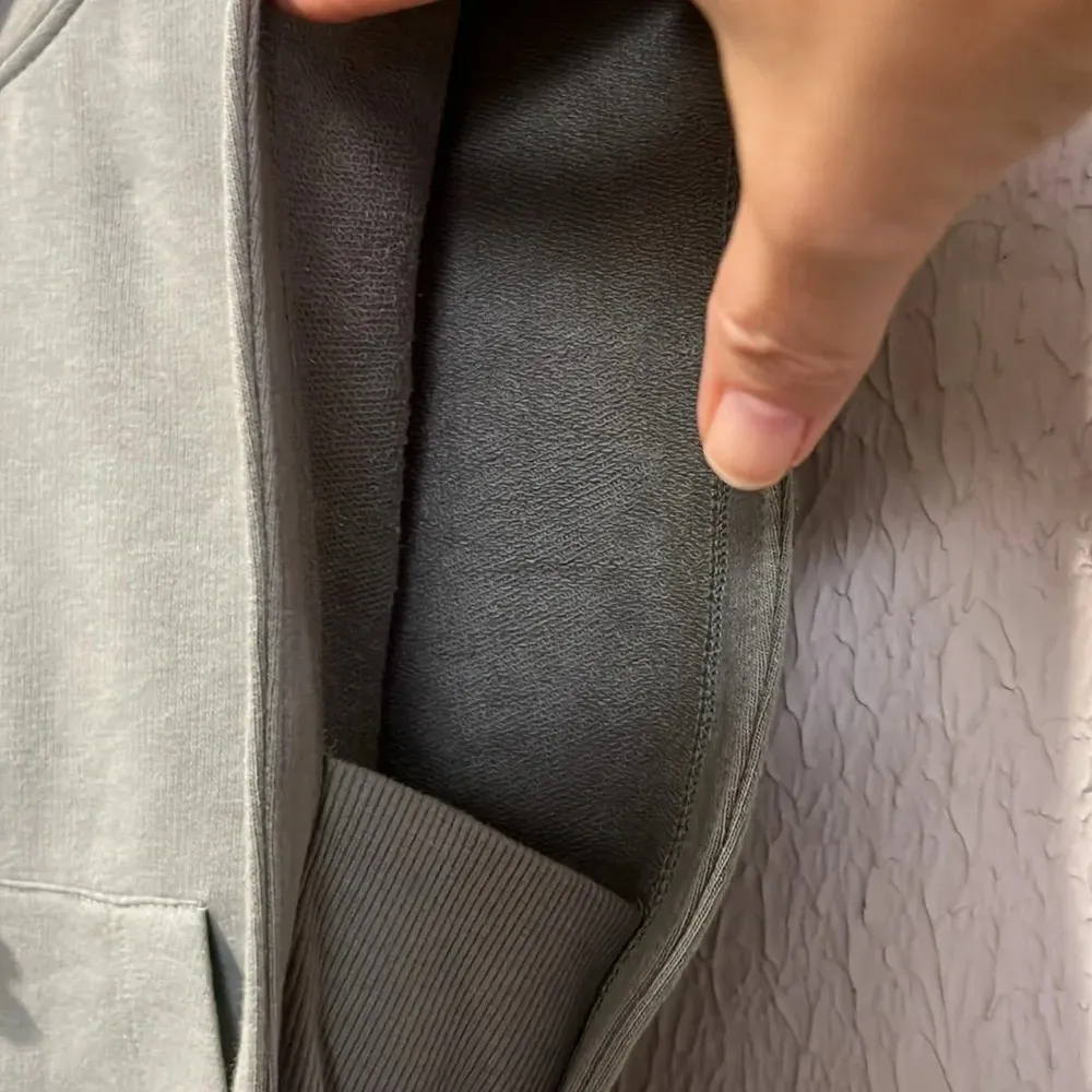 Zara Sage Green cropped sleeveless hoodie size small - Image 8