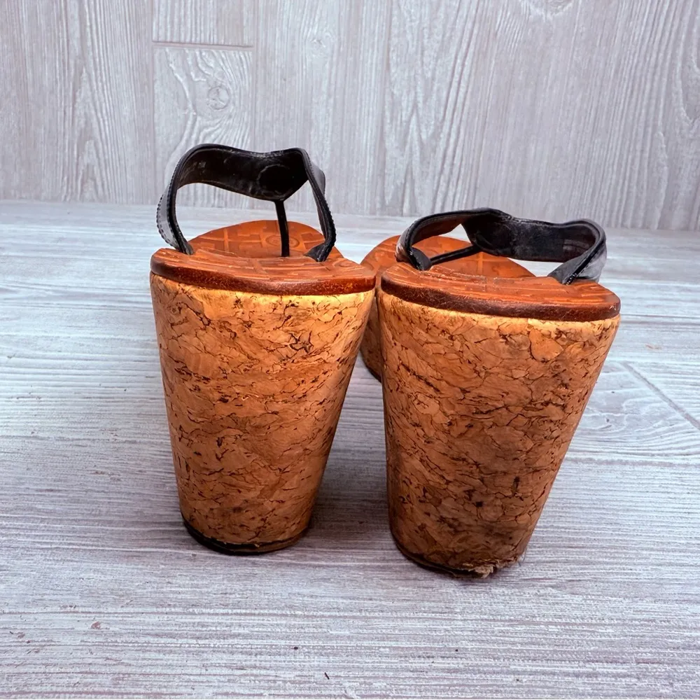 Tory Burch Thora Women’s Size 7.6 Black Patent Leather cork Wedge Sandals shoes - Image 12