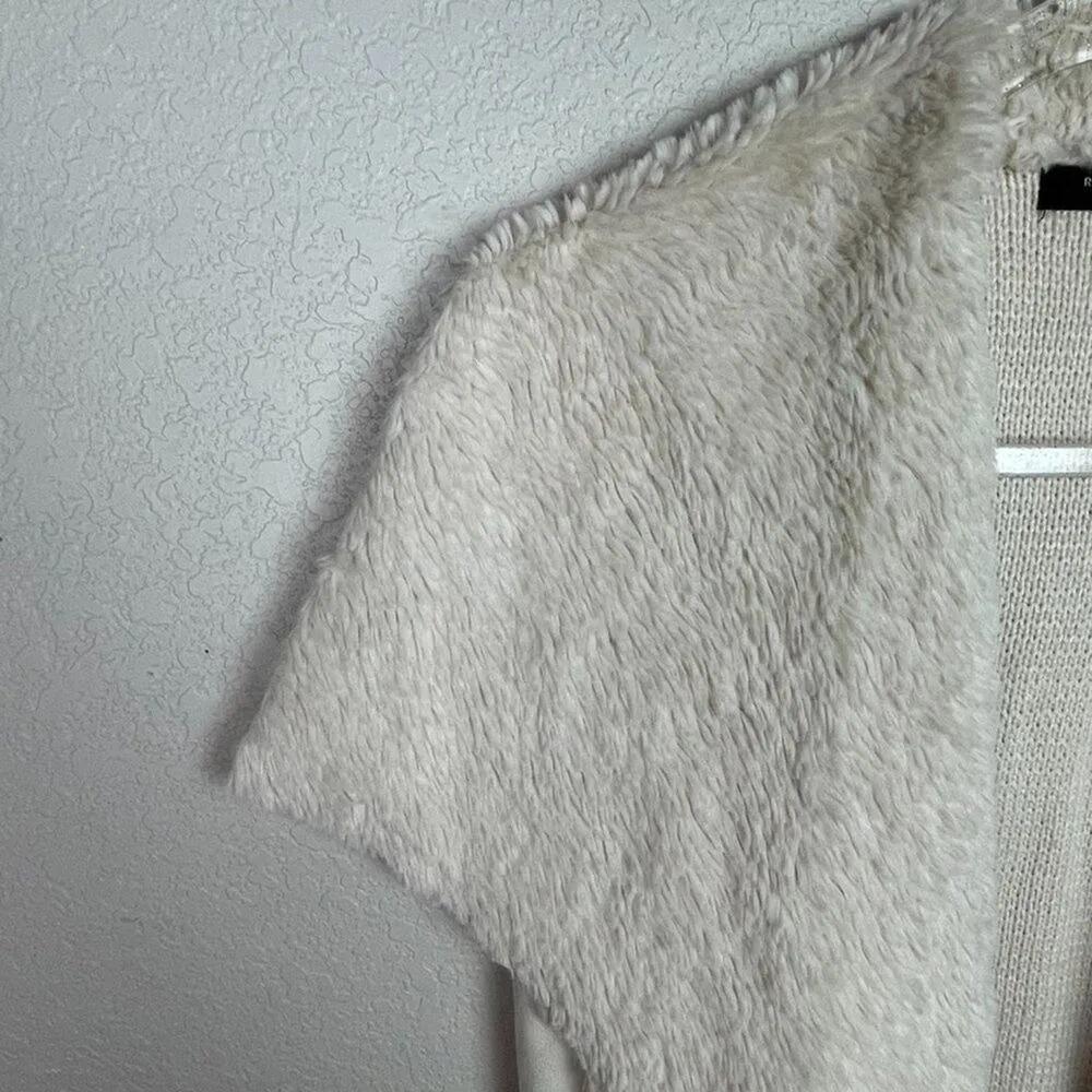 ROMEO & JULIET Cream Faux Fur Sweater Vest Size M - Image 6