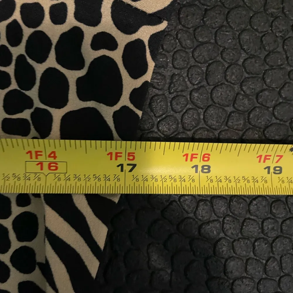 Michael Kors animal print‎ top size small Brown - Image 7