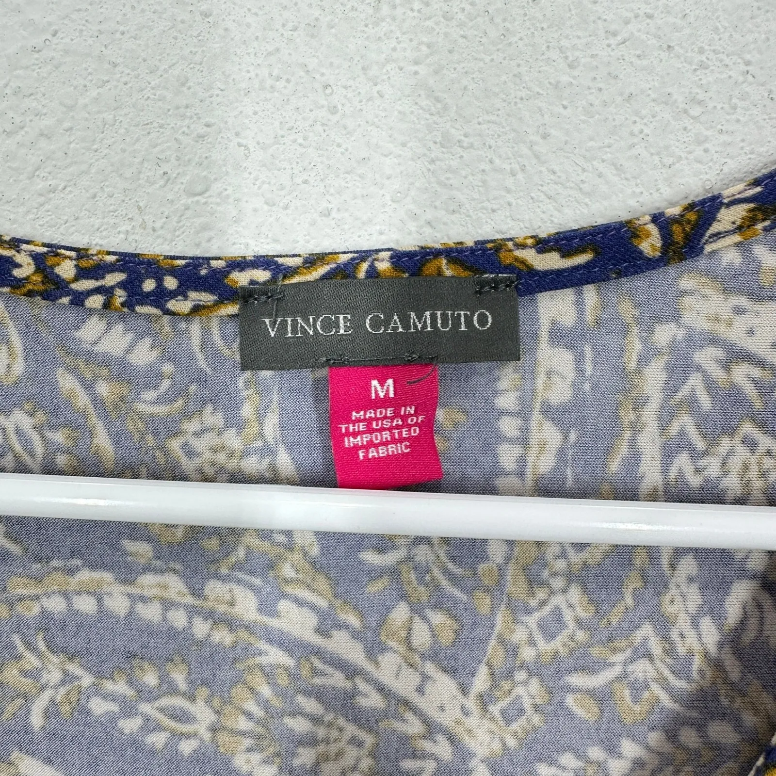 Vince Camuto Women's Blue Tan Paisley Print V Neck Cap Sleeve Top Size M NWT - Image 4