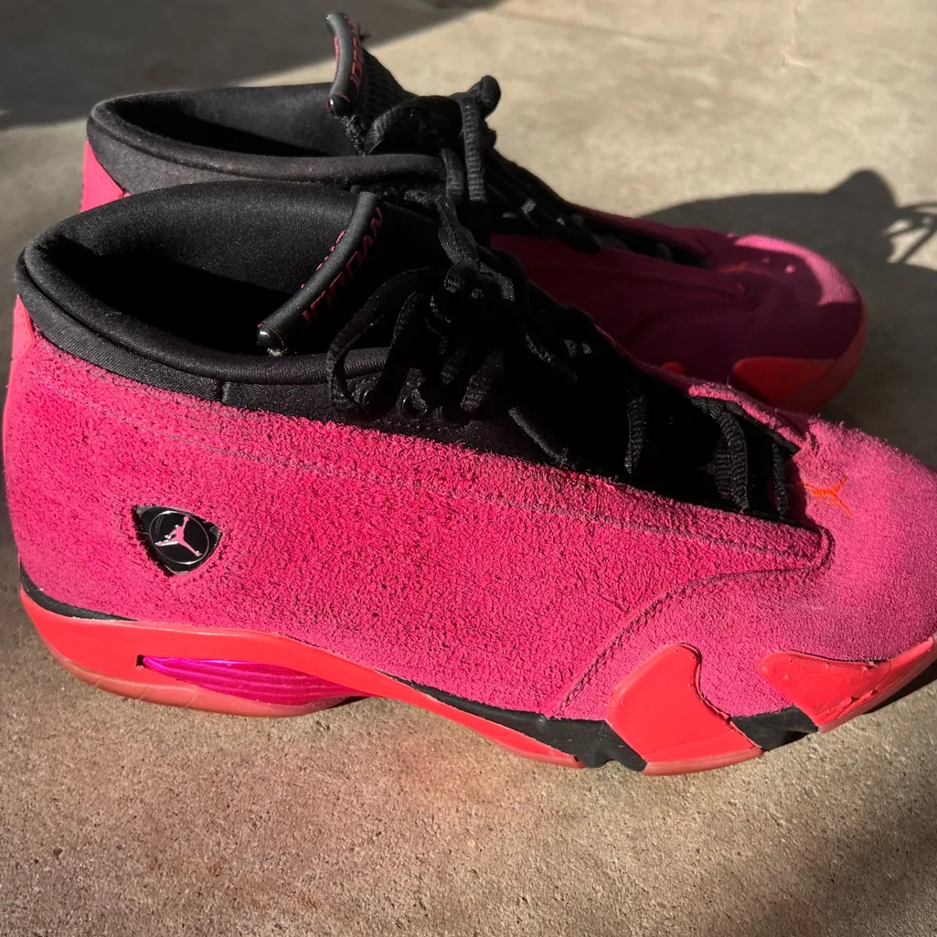 Jordan 14 Retro Low Shocking Pink Women’s sz 9.5 RARE - Image 2
