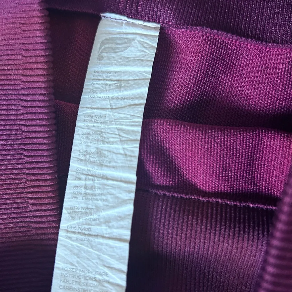 Fabletics Women’s Maroon Merlot Floral Compressive Leggings Sz Medium - Image 5