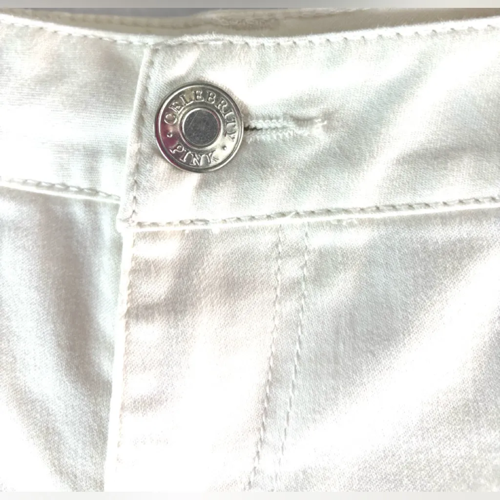Celebrity Pink 9 Cotton Denim Jean Shorts in White - Image 4