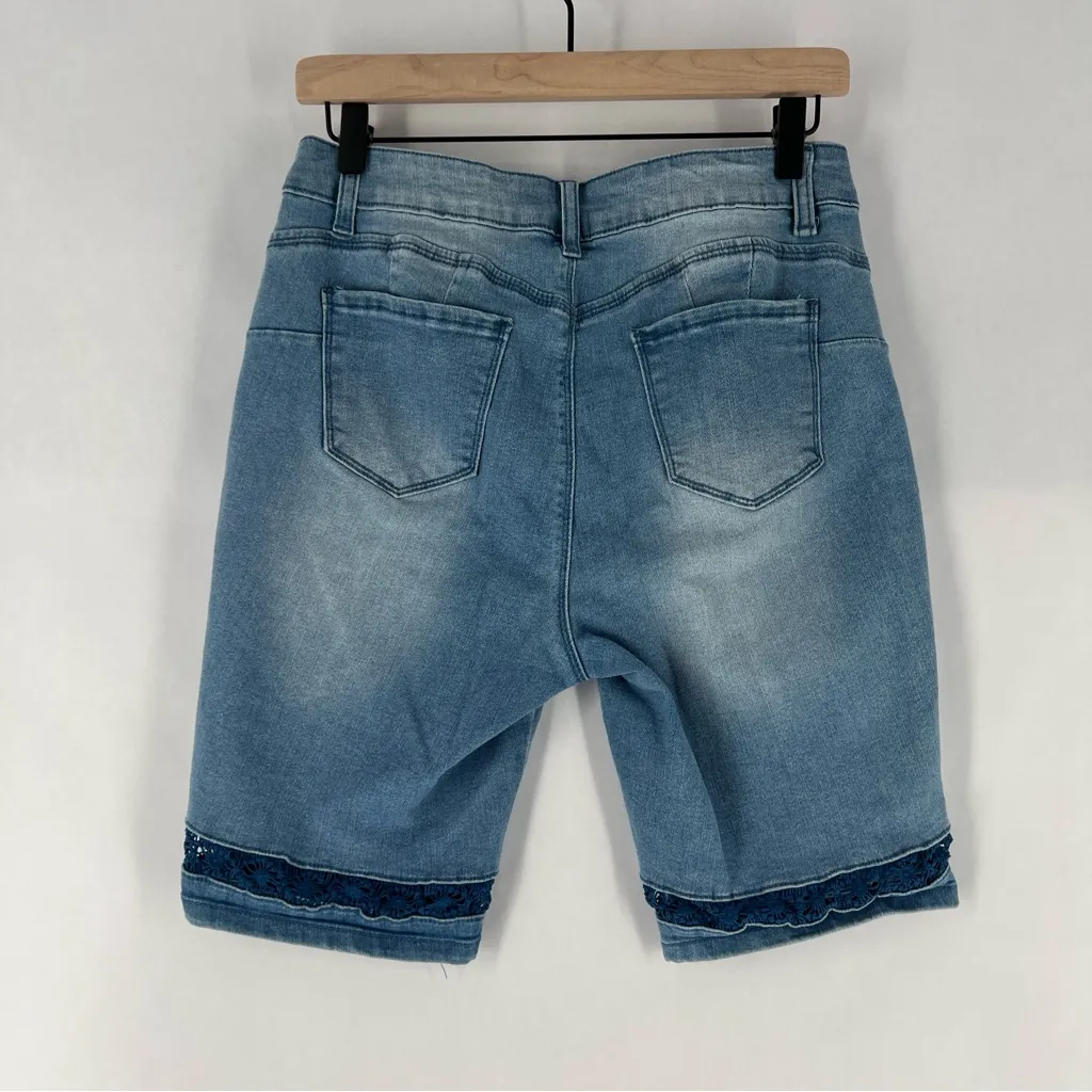 Oak & Poppy Size 6 Light Wash Stretch Denim Lace‎ Trim Bermuda Shorts Bohemian Blue - Image 7