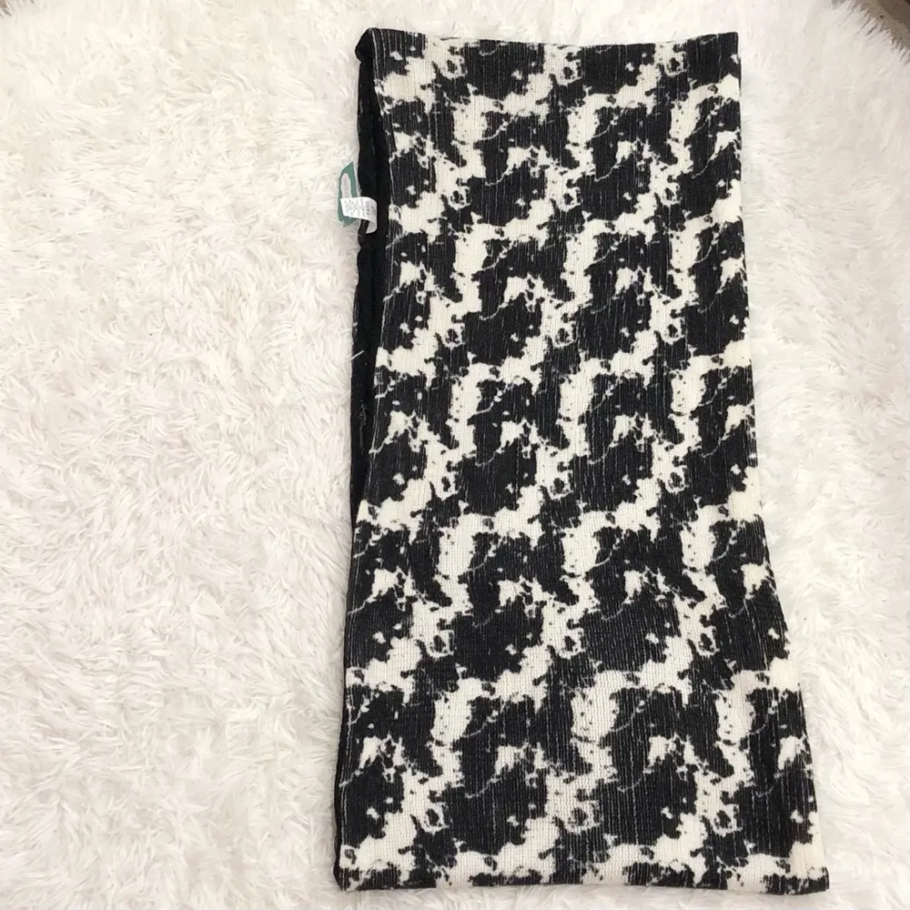 Maurices Tie Dye Cow‎ print Reversible Lace infinity Scarf Black White OS - Image 4