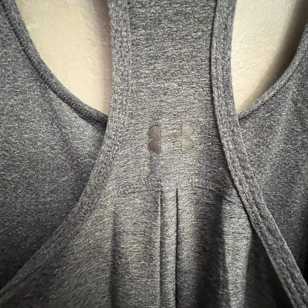 Under Armour Tank Top Women's Size Small S Gray Heatgear Fitted Athletic Shirt - Image 3