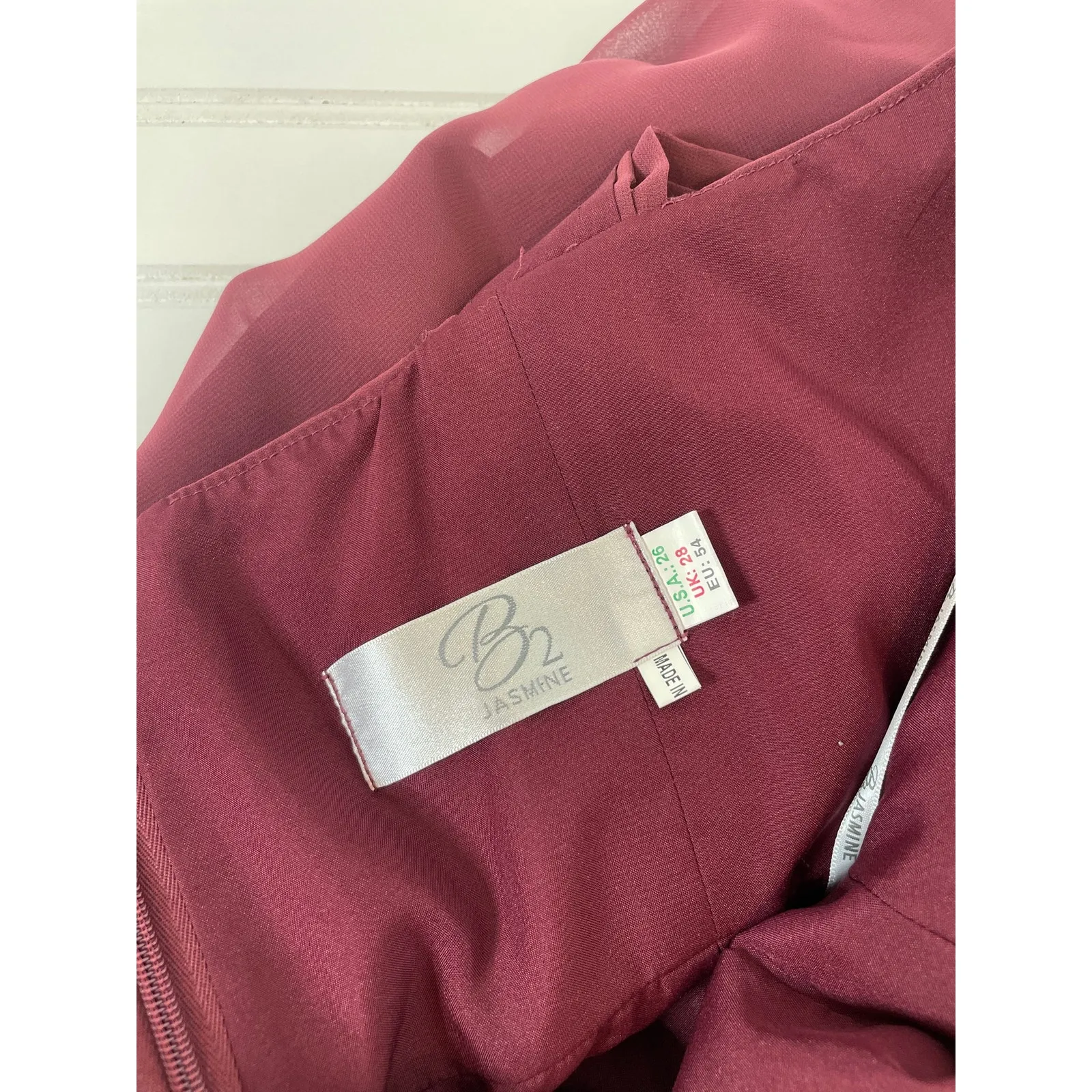 Jasmine B2 Bridal Burgundy V-Neck Pleated Chiffon Maxi Bridesmaid Dress Size 26 - Image 8