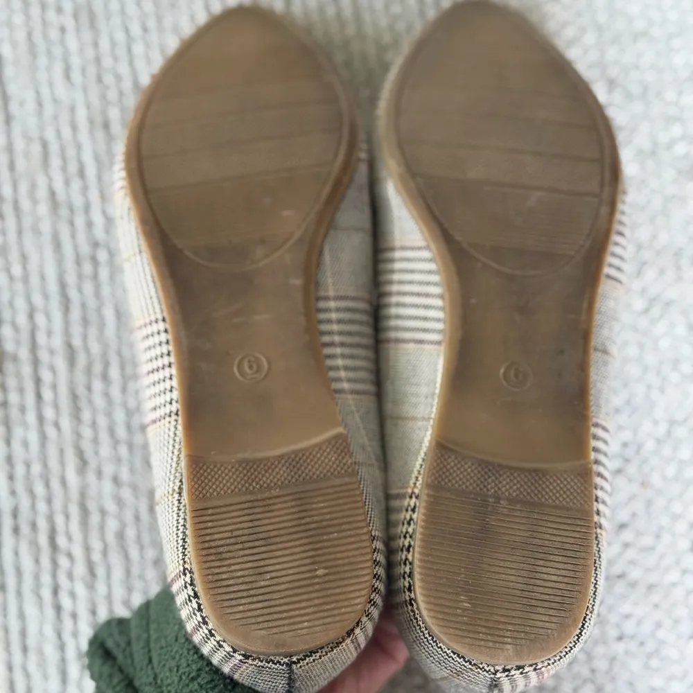 Trary Gray White Burgundy Plaid Flat Loafers Size 6 - Image 5