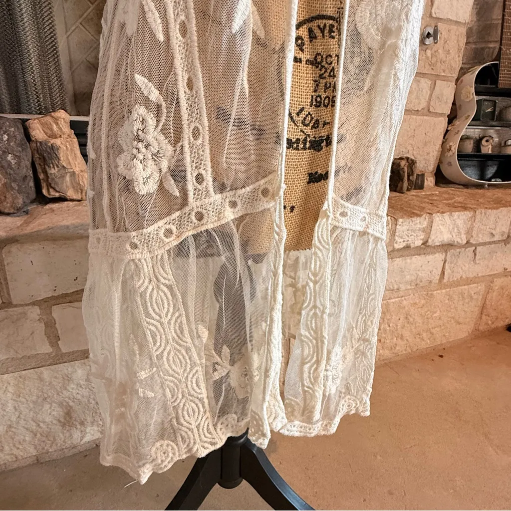 Chic Lace Open - Image 4