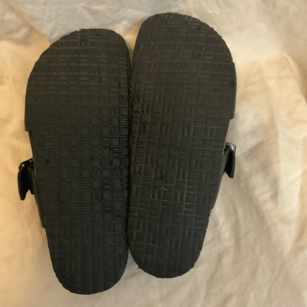 Disney Minnie Mouse two-strap cork footbed sandals black with red heart size 6 - Image 9