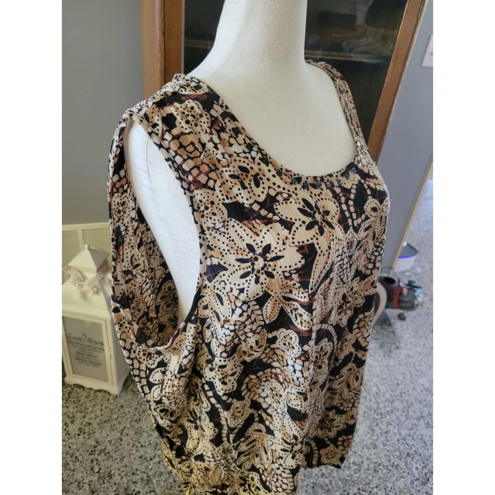 Maggie Barnes Womens 4X Floral Print Tank Top Black Button Down Top Set - Image 4