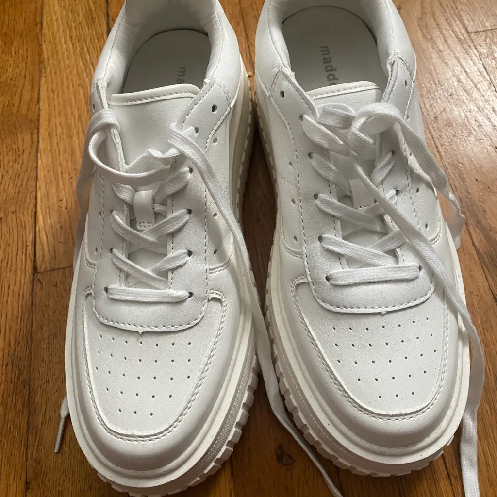 Madden Girl Ccora White - Image 4