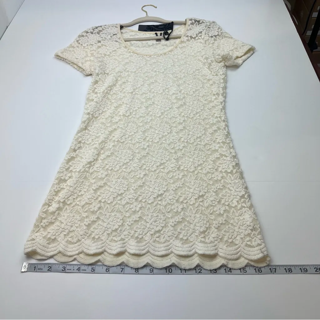 BKE Boutique Buckle Cream Stretch Lace Mini Dress Tunic Womens Medium‎ NEW *FLAW - Image 11