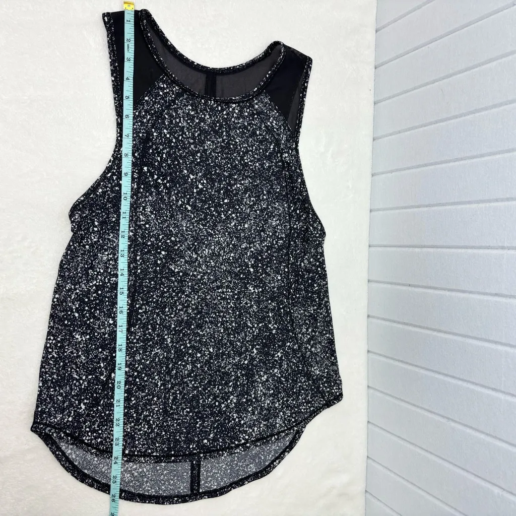 Lululemon Athletica Black and White Patterned Athletic top Size 6 - Image 7