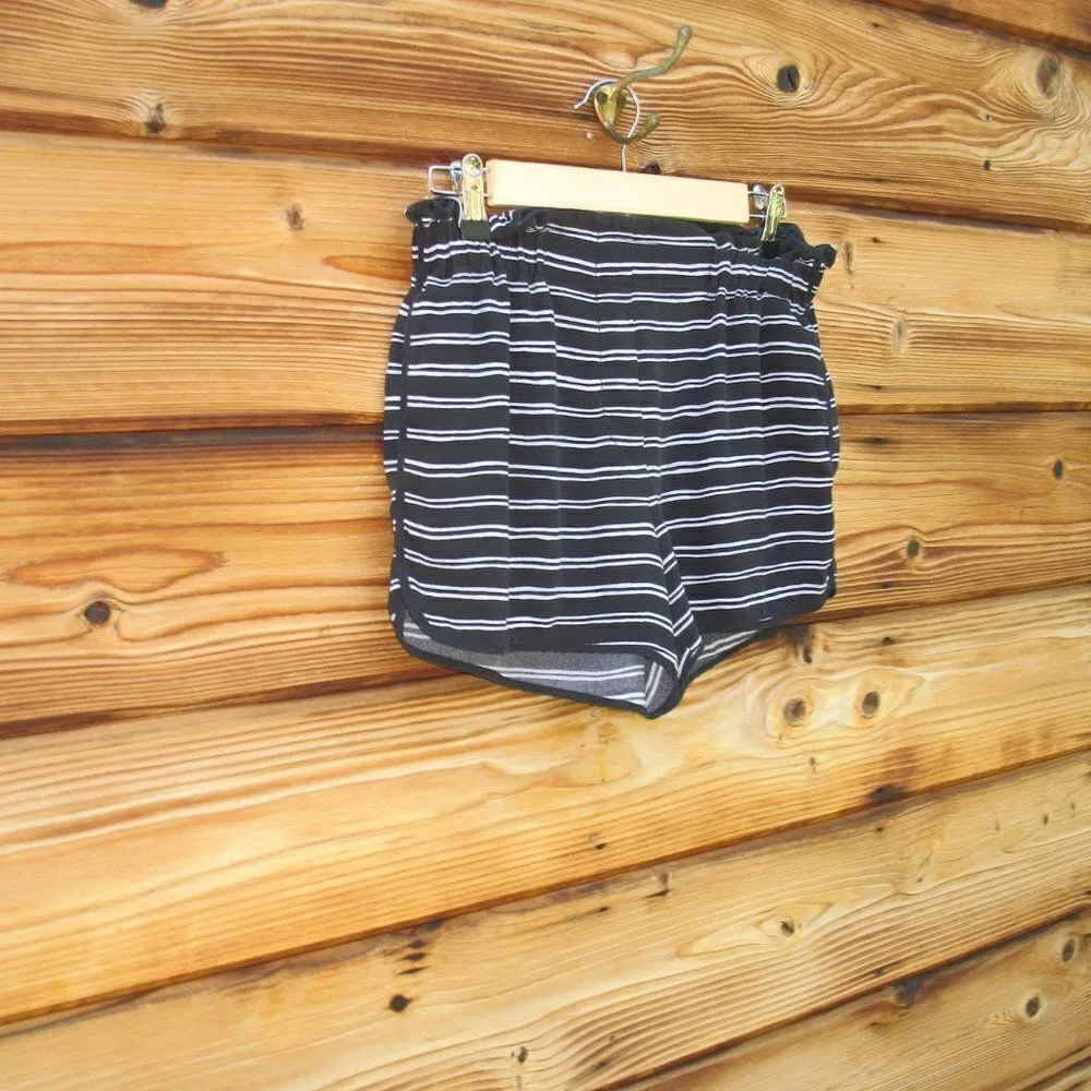 A.L.C. Black White Striped Silk Mark Shorts - Image 3