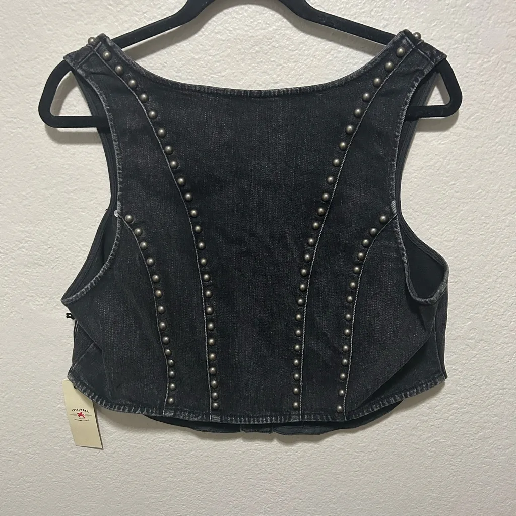 Idyllwind Black Studded Denim Crop Top - Image 4
