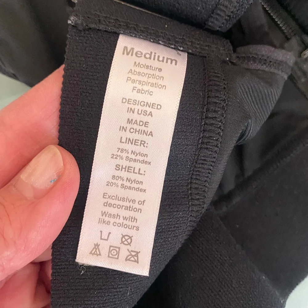 2xN Women’s Black Bra M Medium 34” 32” B C Cup NWT Adjustable Strap Front Zipper - Image 7