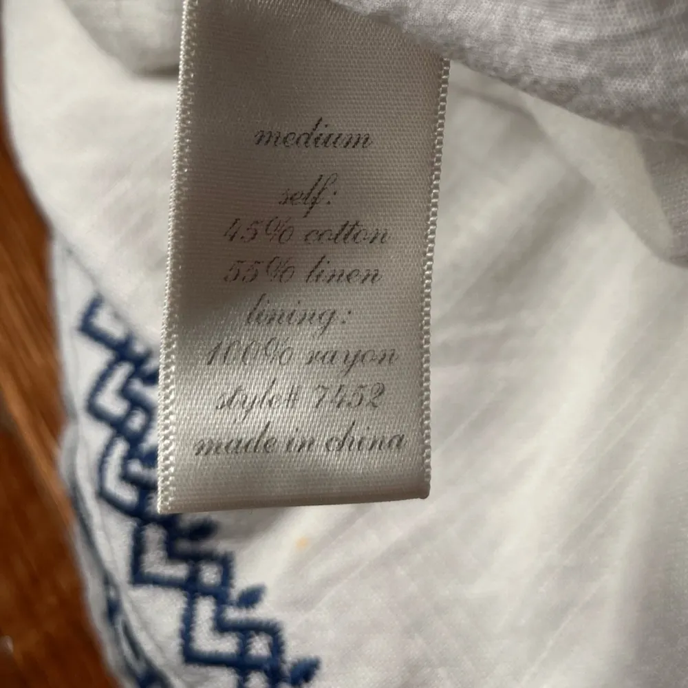 White and Blue Embroidered Women's Linen Blend Shorts Women SzMedium Size M - Image 7