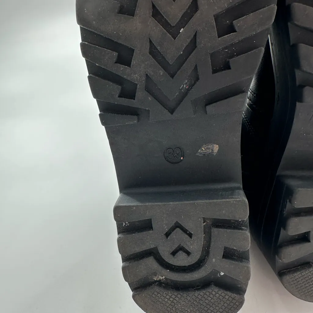 Pretty Little Thing Black Chunky Pull On Chelsea Boots - Image 7