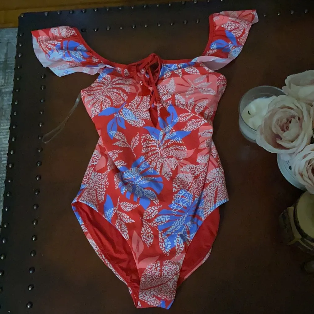 Red Carter off shoulder one piece swimsuit size S - Image 4