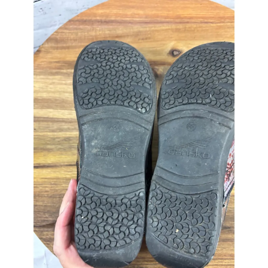 Women's Dansko XP 2.0 Red Blue Multi-Color Pattern Clogs Mules US 10.5 - Image 9