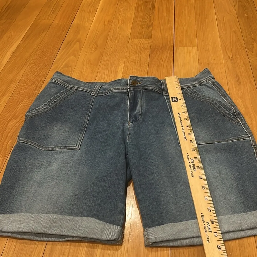 Time And Tru  women’s jean shorts size 18. - Image 6