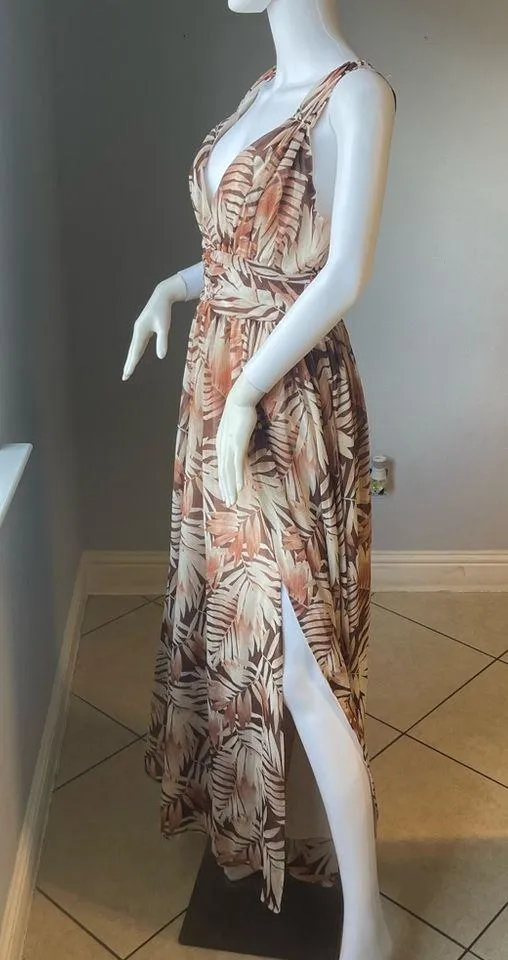 New Women’s tropical leaf maxi dress 
Size Medium
New 
Brand is Forever 21 - Image 5