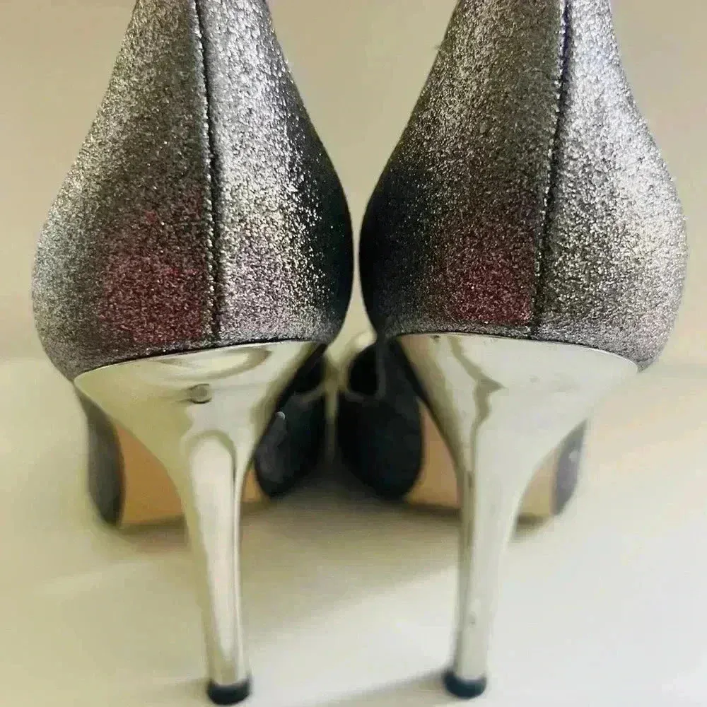 GUESS SHOES SIZE 6.5 SHIMMER SOFT PURPLE COLOR LIKE NEW CONDITION - Image 6