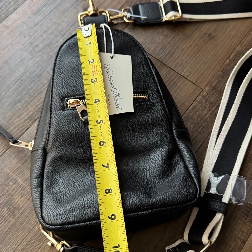 Universal Thread Black Crossbody Bag - Image 5
