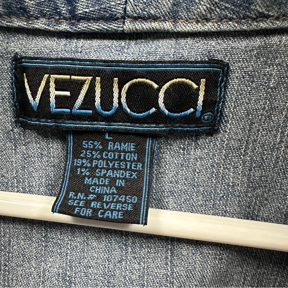 Vezucci Medium Wash Denim Cropped One Button Blue Jean Jacket with Pockets Large - Image 7