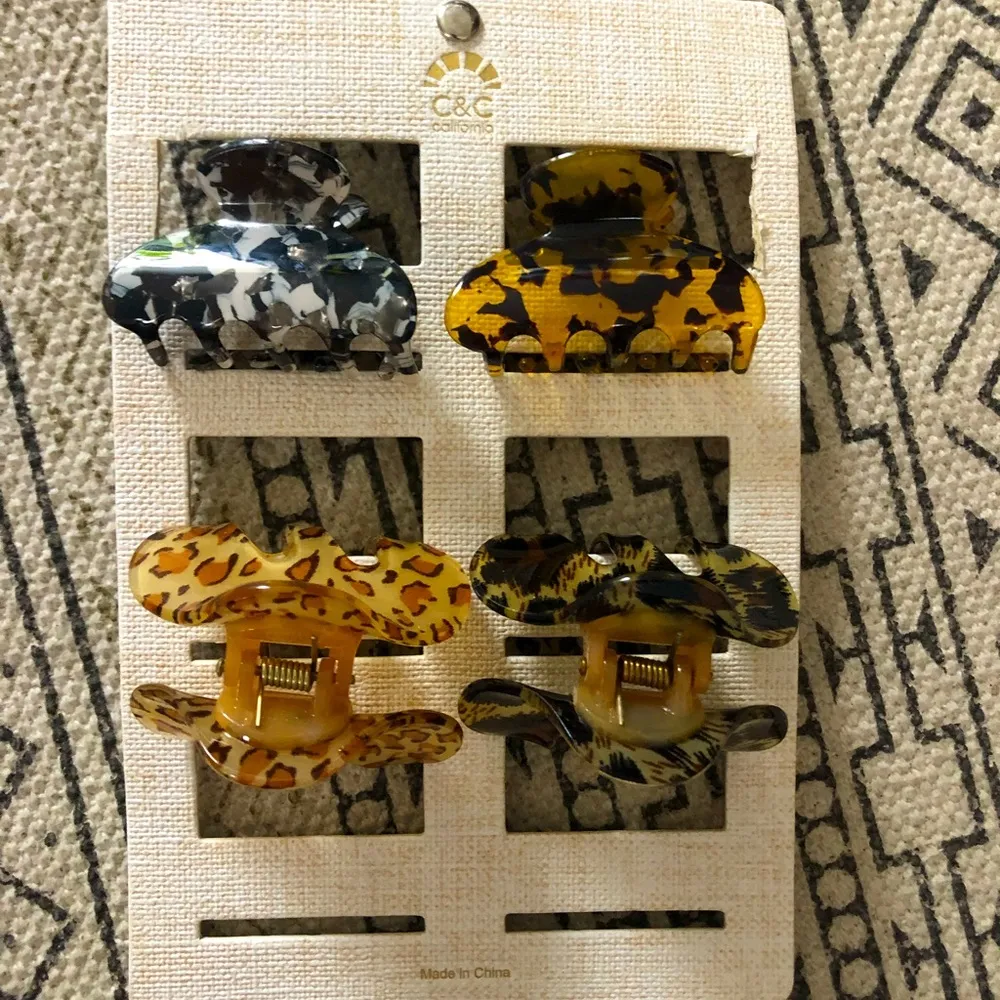 4 NEW clippy’s. Leopard animal print - Image 2