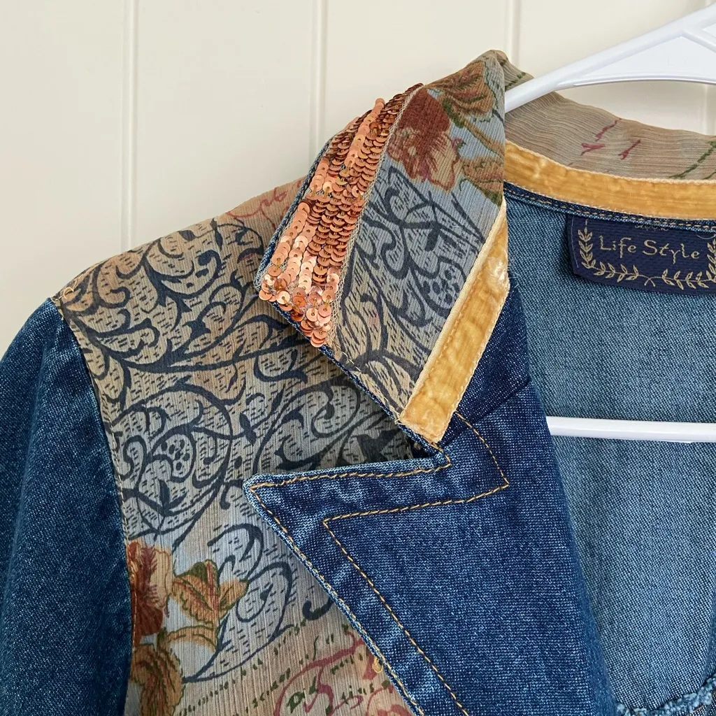 EUC Vintage Life Style women’s rustic‎ sequins medium wash blue denim jacket M - Image 4