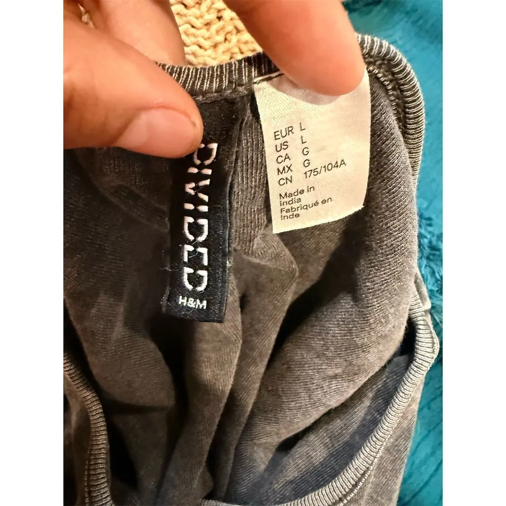 H&M Divided Women's Gray‎ Crop Top Size L Short Sleeve Raw Hem Gray Size L - Image 3