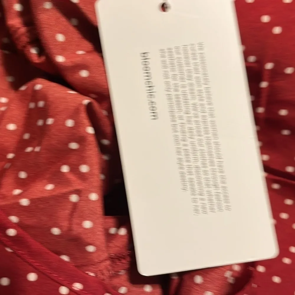 BloomChic Red scoop neck blouse with white polka dots. NWT. Size 24 - Image 8