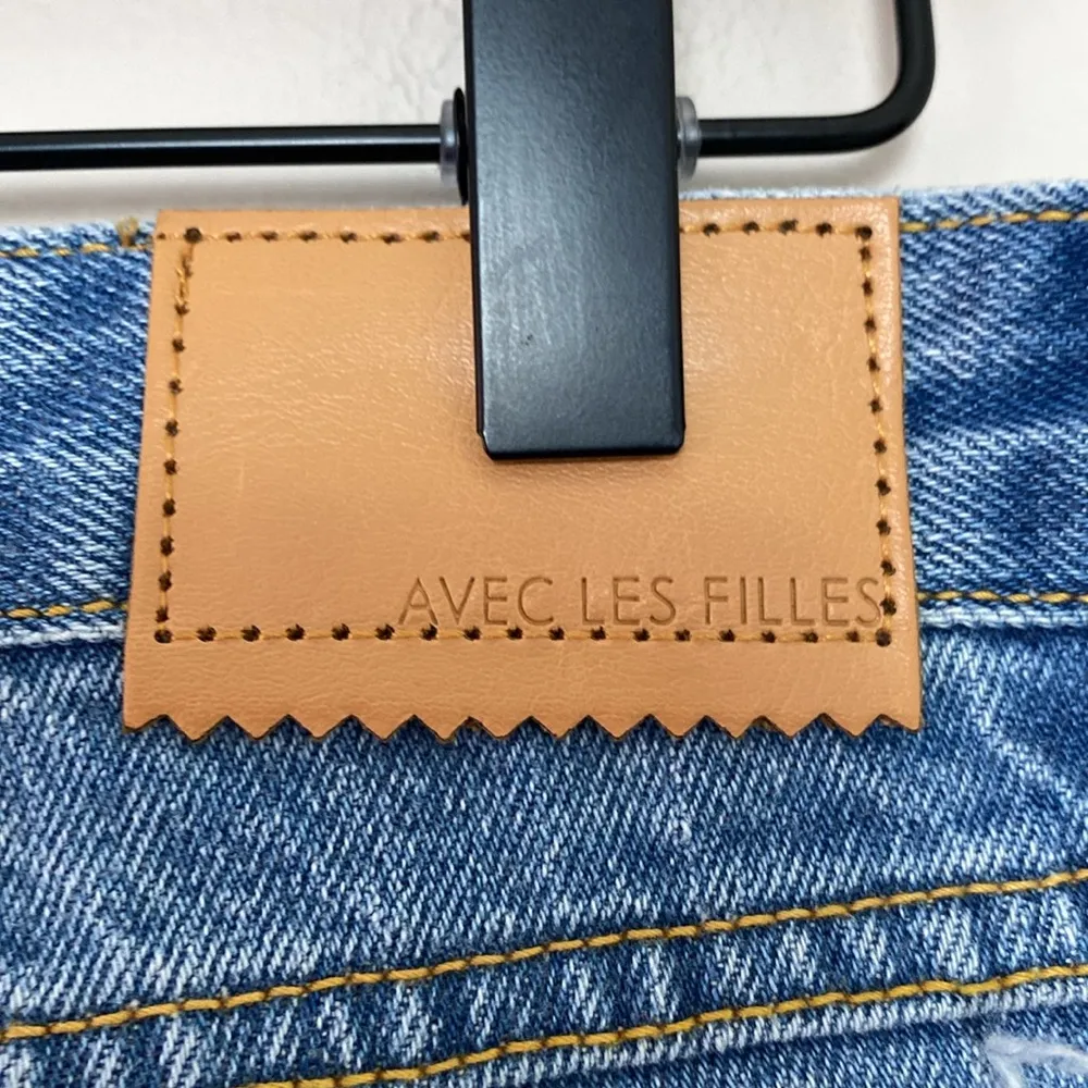 Avec Les Filles Distressed Button Fly Straight Raw Hem Jeans Size 29 - Image 8