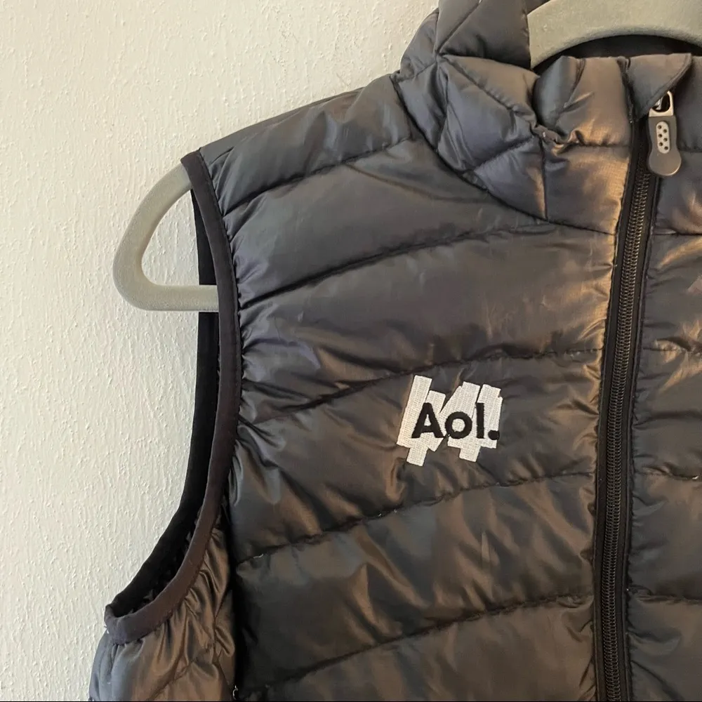 Patagonia Vest Black Women's Down Sweater Vest Sz S EUC w/ AOL Logo SOLD OUT! - Image 3