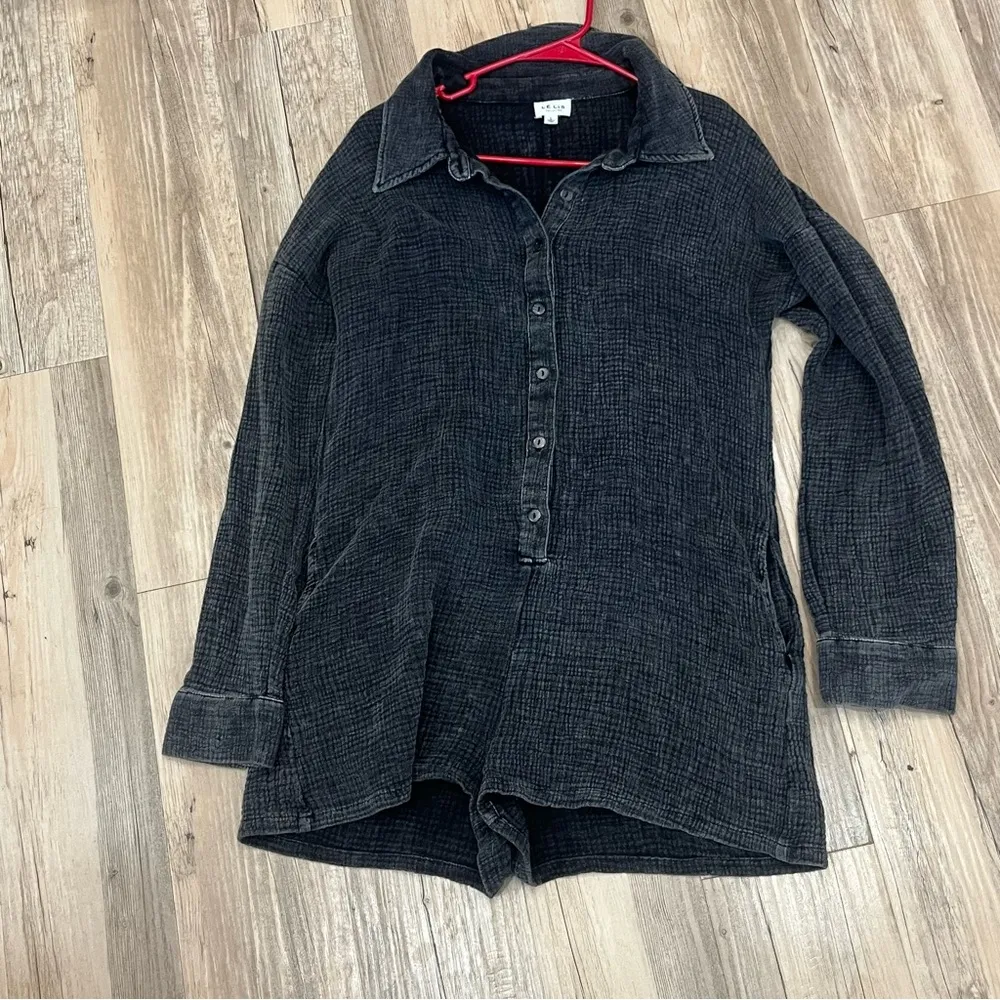 Boutique Lelis Collection Women’s Button Up long sleeve romper gauze Large - Image 6