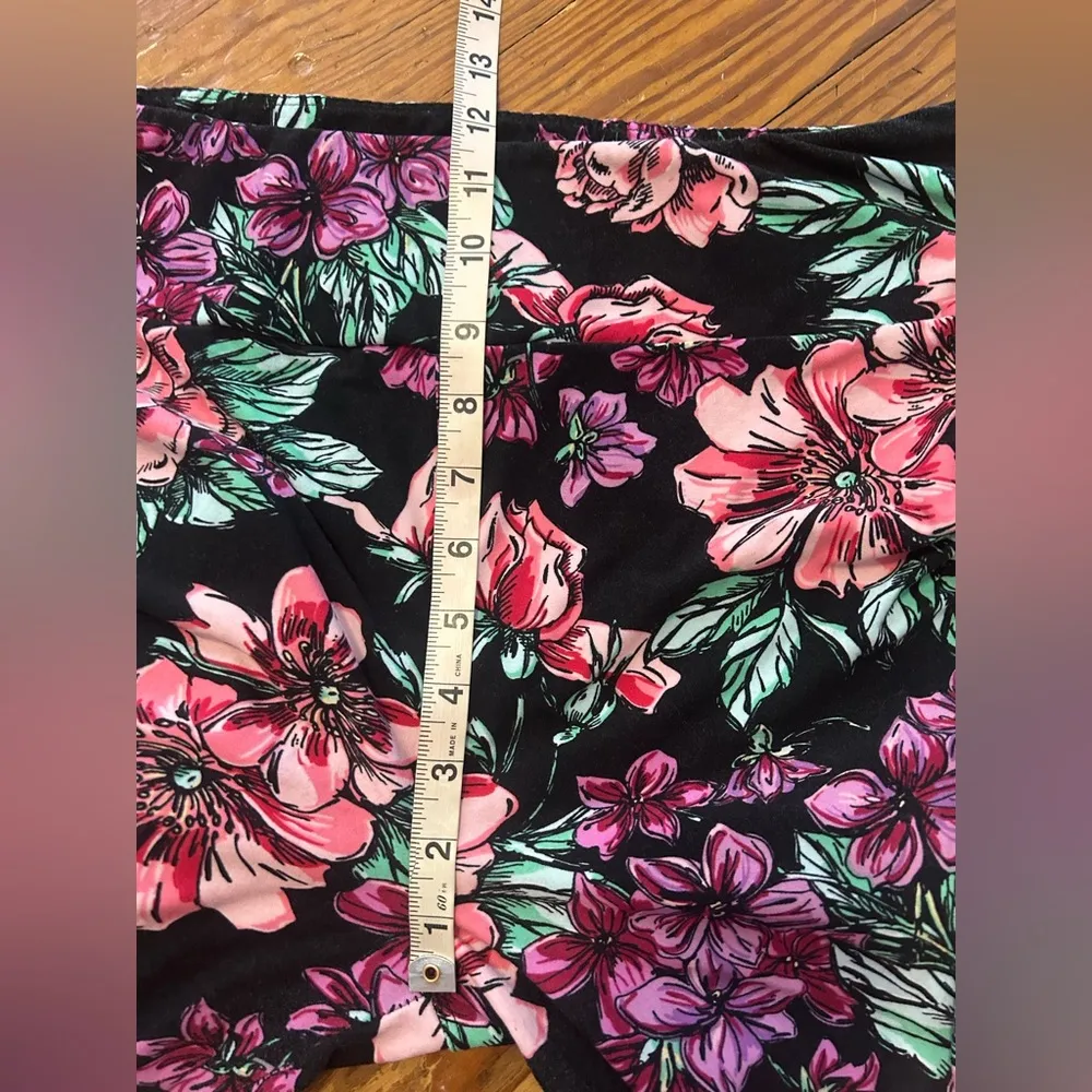 LulaRoe Black Floral Leggings O28 - Image 7